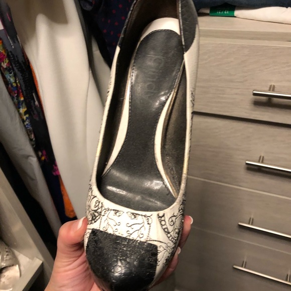 Shoes - Picture 4 of 4